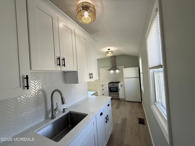 Building Photo - 1305 L St