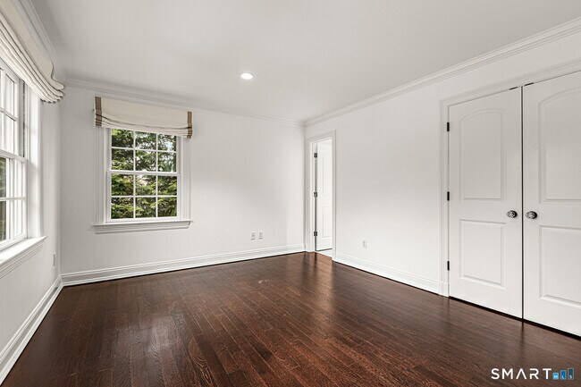 Building Photo - 93 Mansfield Ave