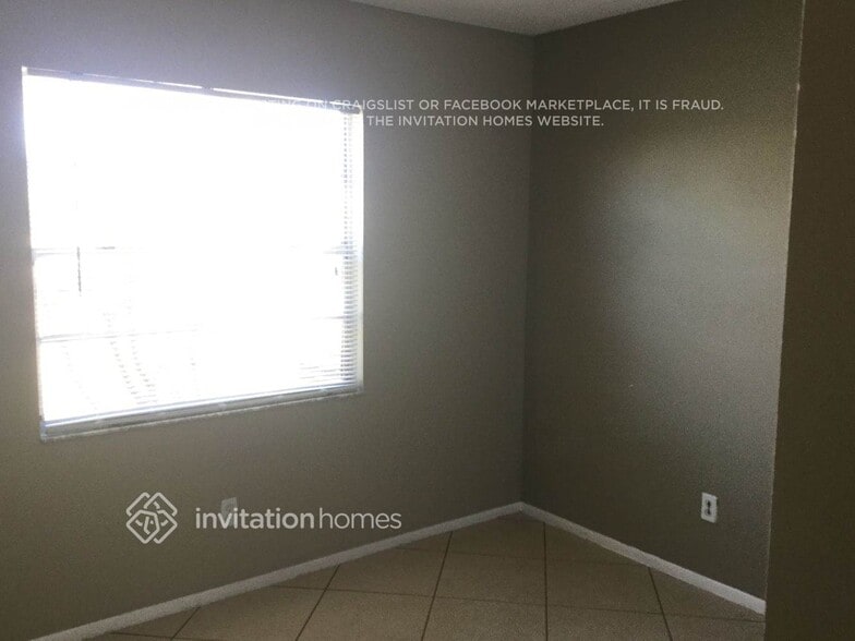 Building Photo - 5657 25th St Cir E