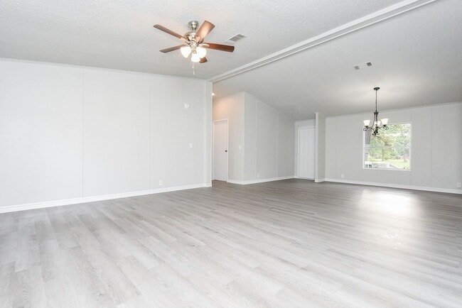 Building Photo - Be part of this cozy community at Roy Harris Loop