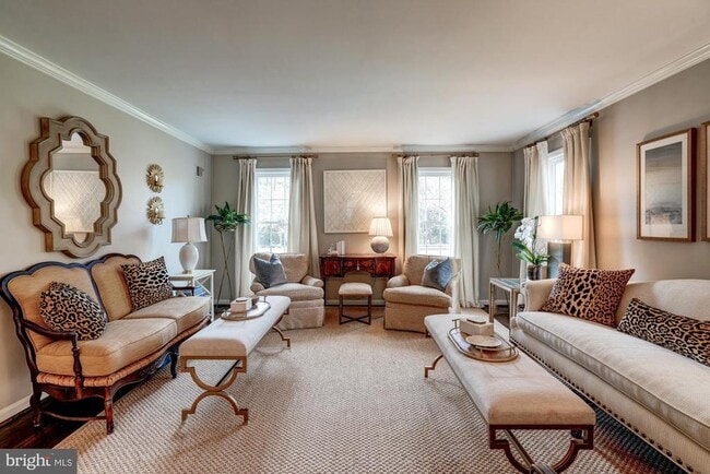 Building Photo - 5703 Brookside Dr