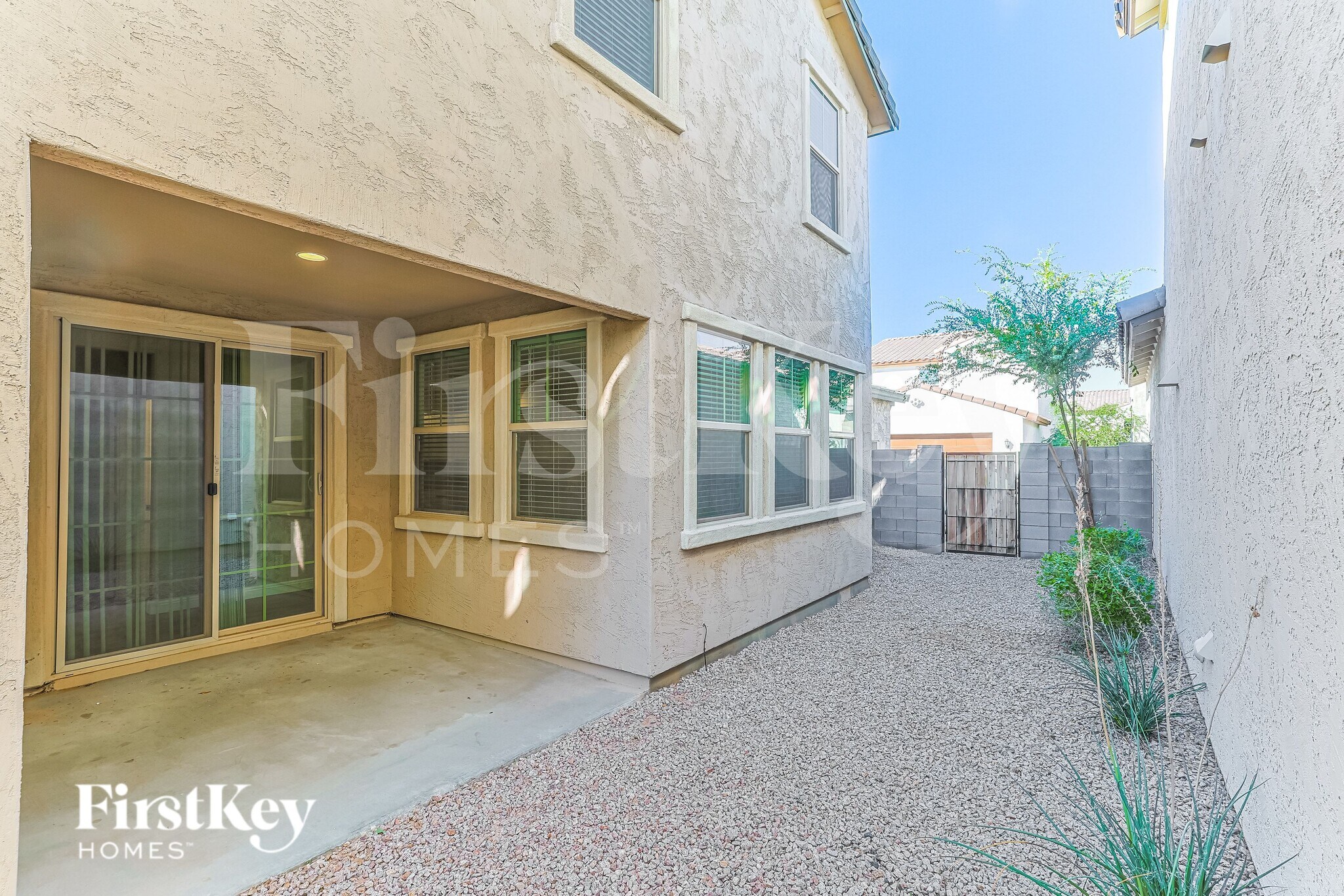 Building Photo - 257 N Sunrise