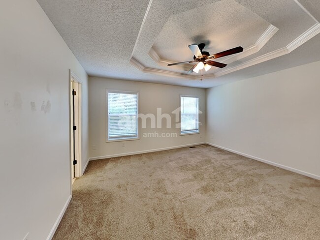 Building Photo - 502 Silver Maple Ln