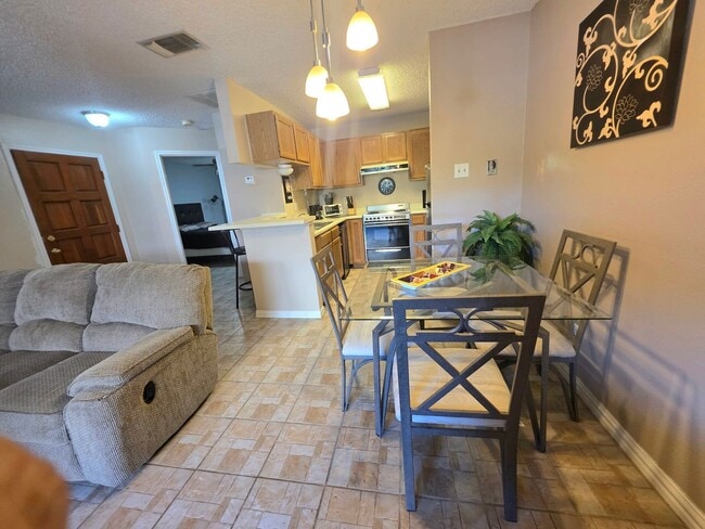 Building Photo - Condo for lease in Medical Area!