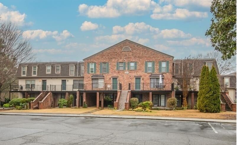 Building Photo - 3101 Colonial Way