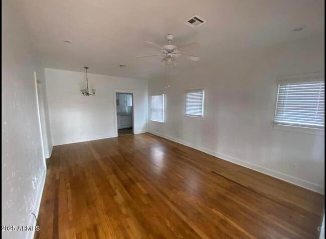 Building Photo - 2318 N Dayton St