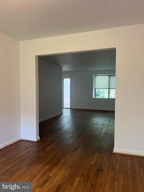 Building Photo - 2040 Golf Course Dr