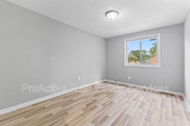 Building Photo - 1216 Bunsen Ct