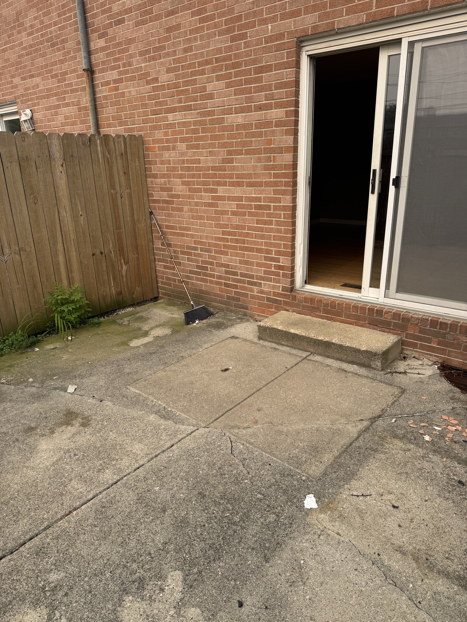Building Photo - 4886 Dierker Rd