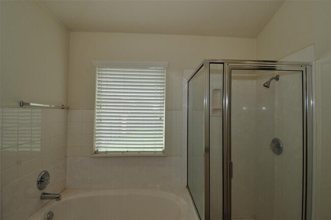 Building Photo - 1409 Tea Leaf Dr