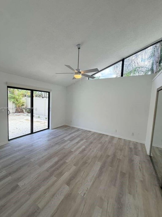 Building Photo - 1350 Periwinkle Pl