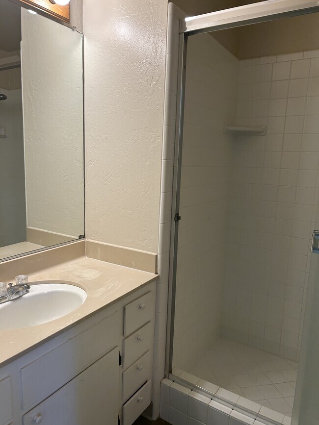 Building Photo - 158 Castillion Terrace