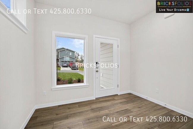 Building Photo - 5035 86th Ave NE