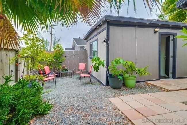 Building Photo - 3891 Superba St