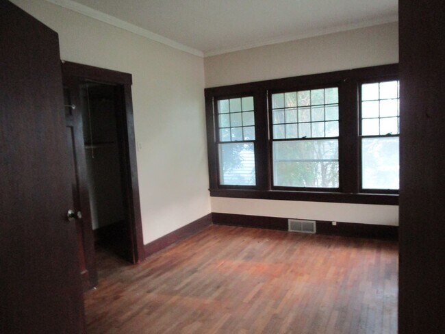 Building Photo - 607 N Juliette Ave