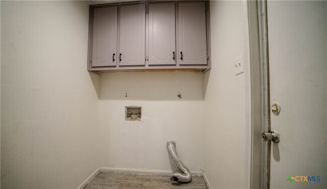 Building Photo - 1801 Sagebrush Dr