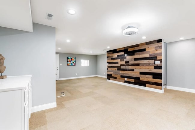 Building Photo - North Hampton Gem!