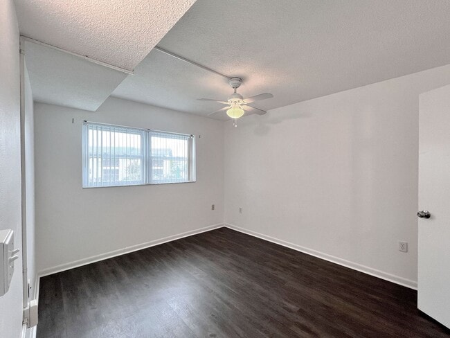 Building Photo - Two-Bedroom Condo in Winter Haven