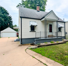 Building Photo - 2 Bedroom, 1 Bath Home  & Garage Available...