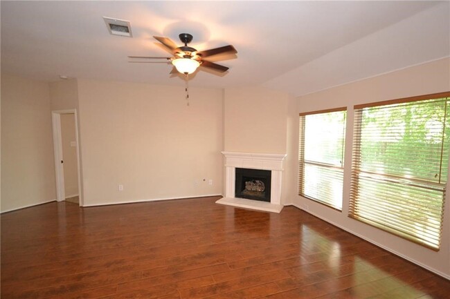 Building Photo - 1803 Ascot Ln
