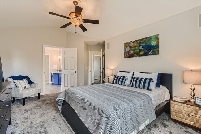 Building Photo - Beautifully Updated 3-Bedroom Home with Finished Basement in Gunbarrel