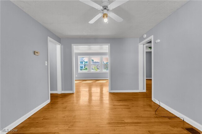 Building Photo - 3264 E 149th St