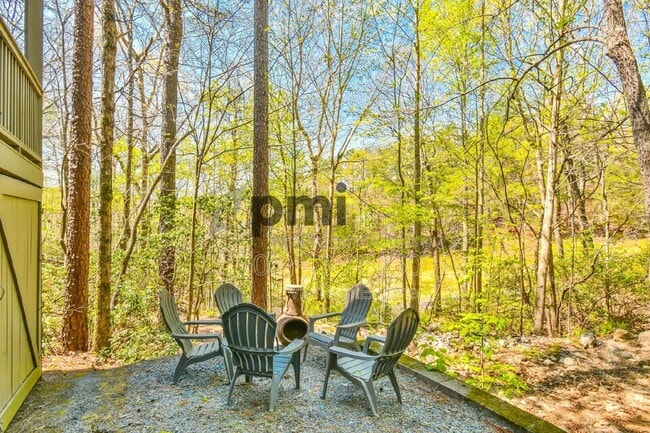 Building Photo - 373 Dach Bruche Gasse