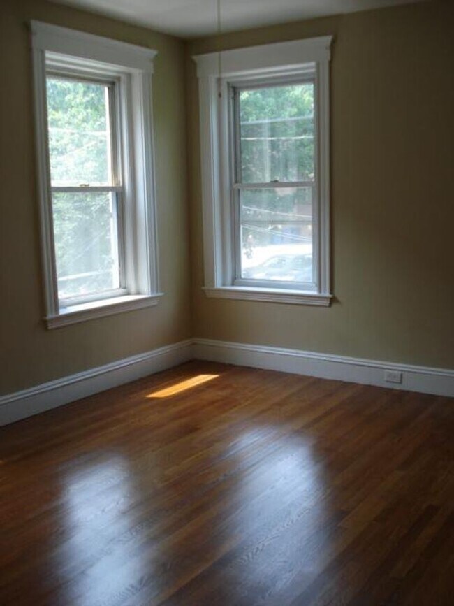 Building Photo - 5 BED/2 BATH NEAR B.U. FOR 9/1/2026