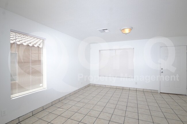 Building Photo - 10713 W Montecito Ave