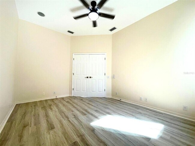 Building Photo - 8515 53rd Pl E