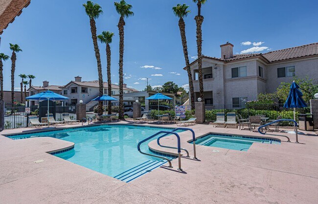 Building Photo - Upstairs condo in gated community