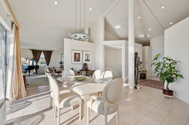 Building Photo - 20 Gilmartin Dr