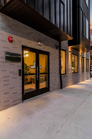 Building Photo - 2625 W Jefferson St