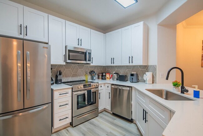 Building Photo - 7455 N 95th Ave
