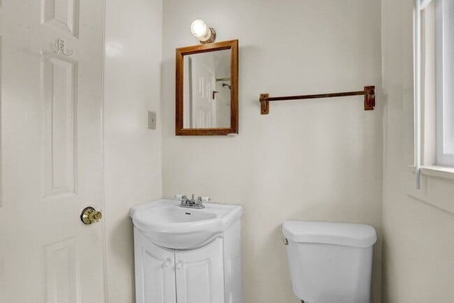 Building Photo - 412 Griffin Ave