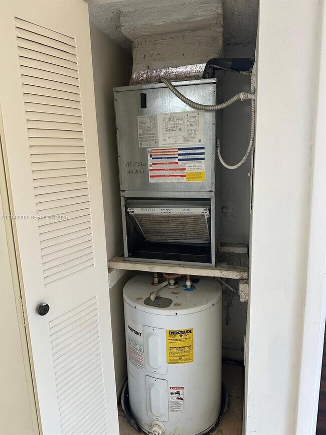 Building Photo - 14930 SW 82nd Terrace