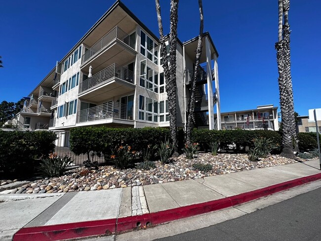 Building Photo - Studio in Point Loma