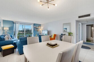 Building Photo - 321 SE 3rd St