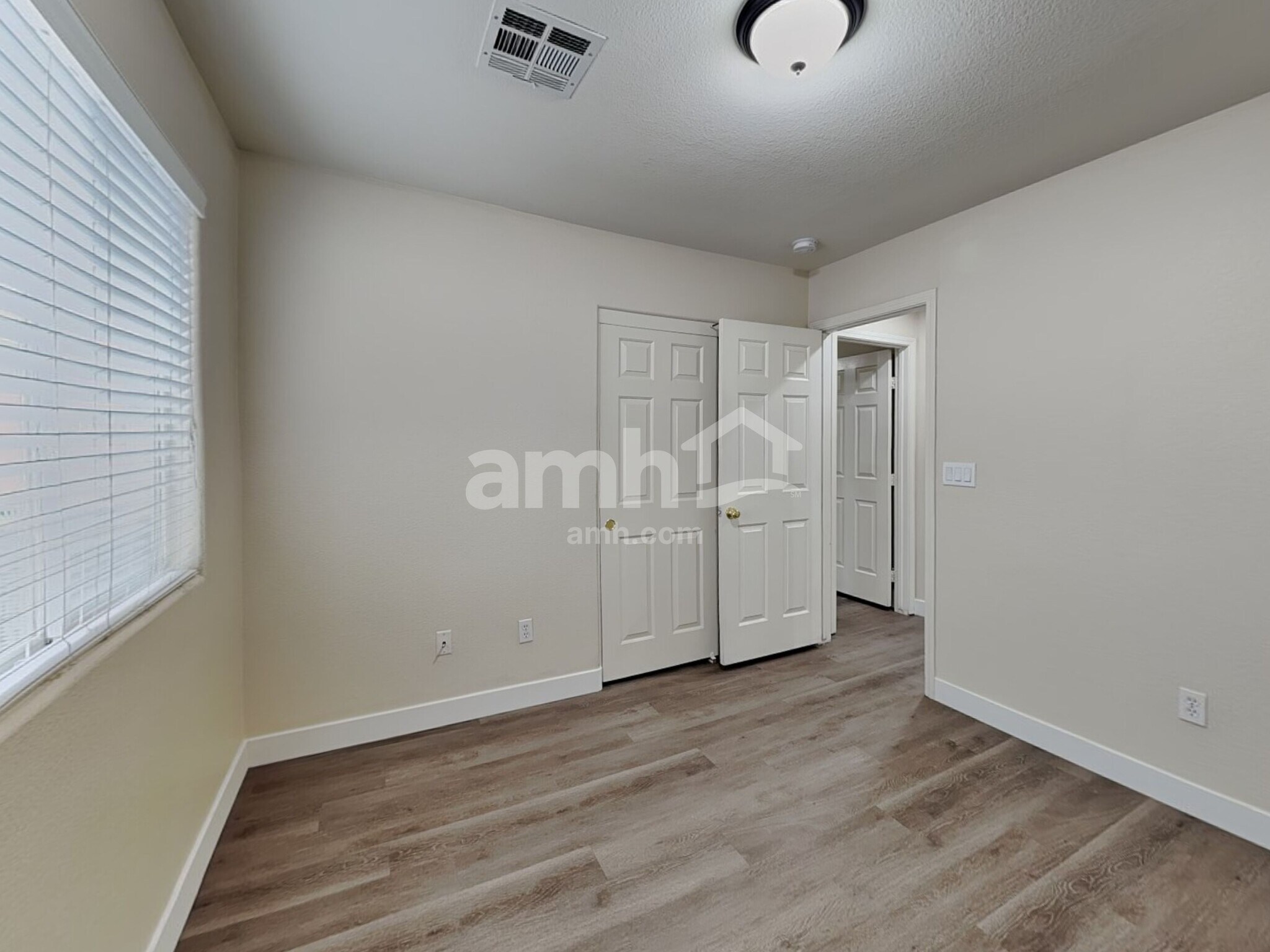 Building Photo - 3810 Shimmering Creek Ave