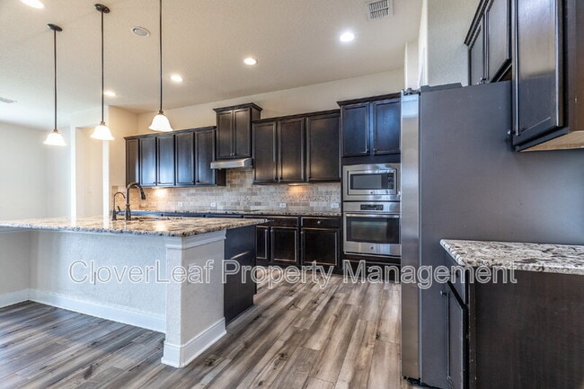 Building Photo - 908 Sussex Cove