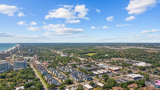 Building Photo - Charming 2-Bedroom Condo Near the Beach