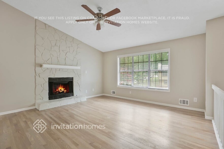 Building Photo - 724 Pepperwood Ln