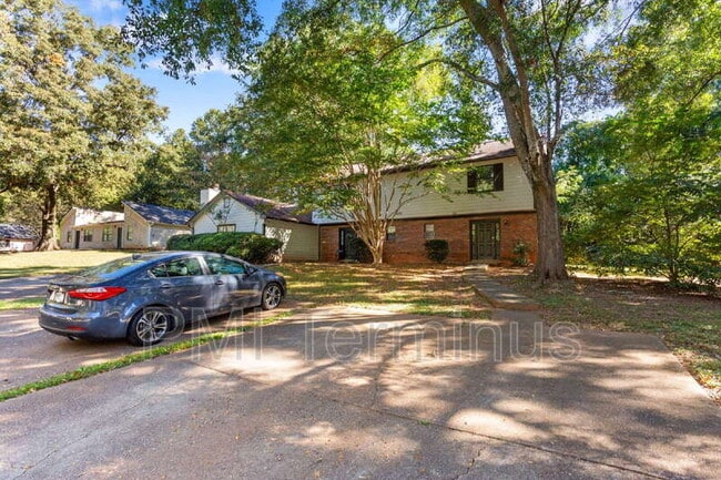 Building Photo - 5005 Hawthorne Ct