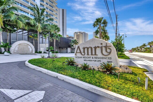 Building Photo - 3100 N Ocean Dr