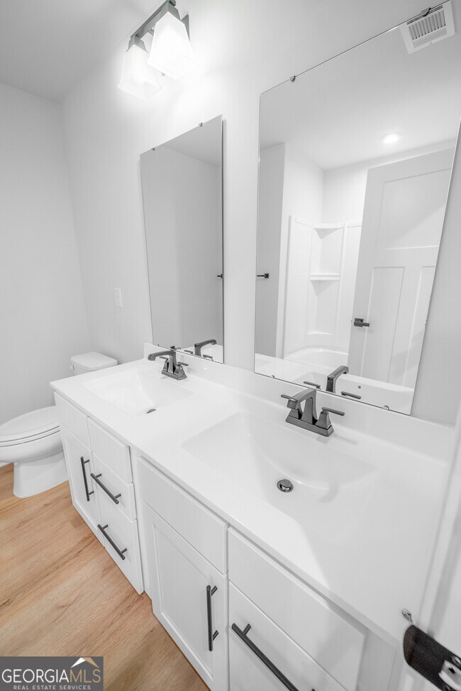 Building Photo - 533 Daffodil Ln