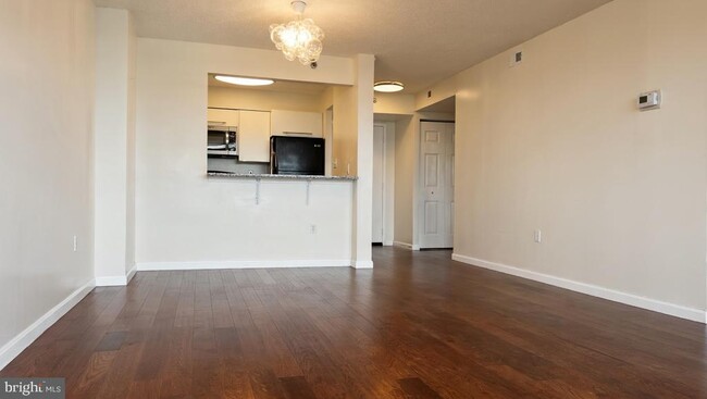 Building Photo - 10101 Grosvenor Pl