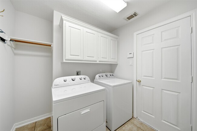 Building Photo - 5531 Cranston Ct