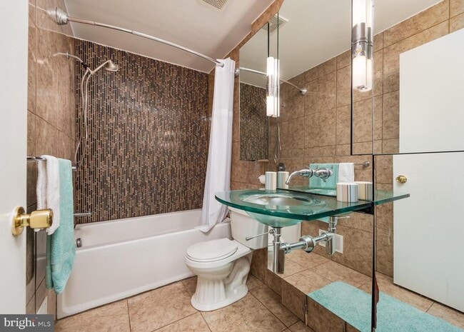 Building Photo - 10544 Eastwind Way