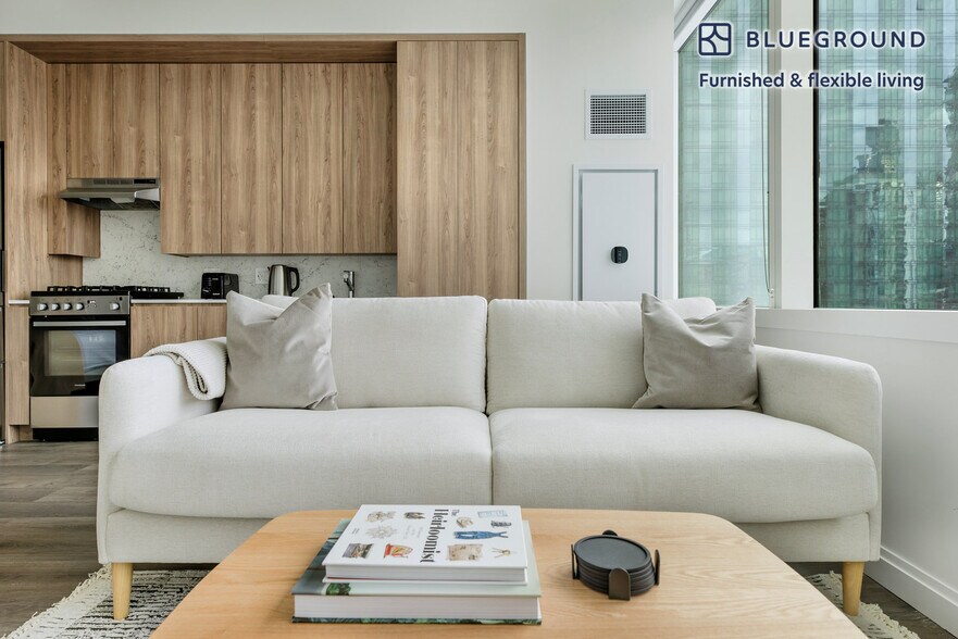 Building Photo - 1000 S Michigan Ave