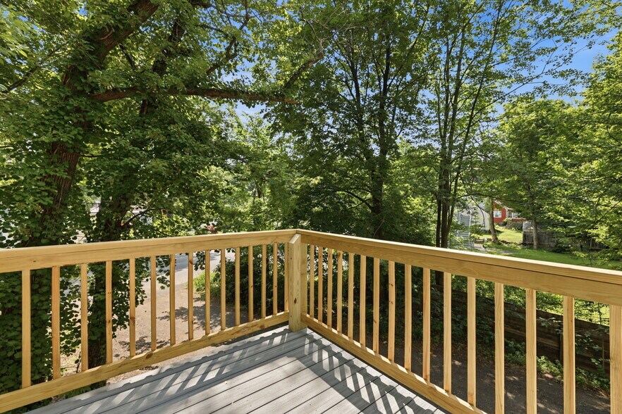 personal deck - 185 Woodland Ave